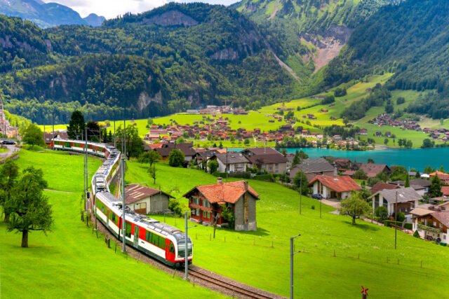 İsviçre Tren Manzara