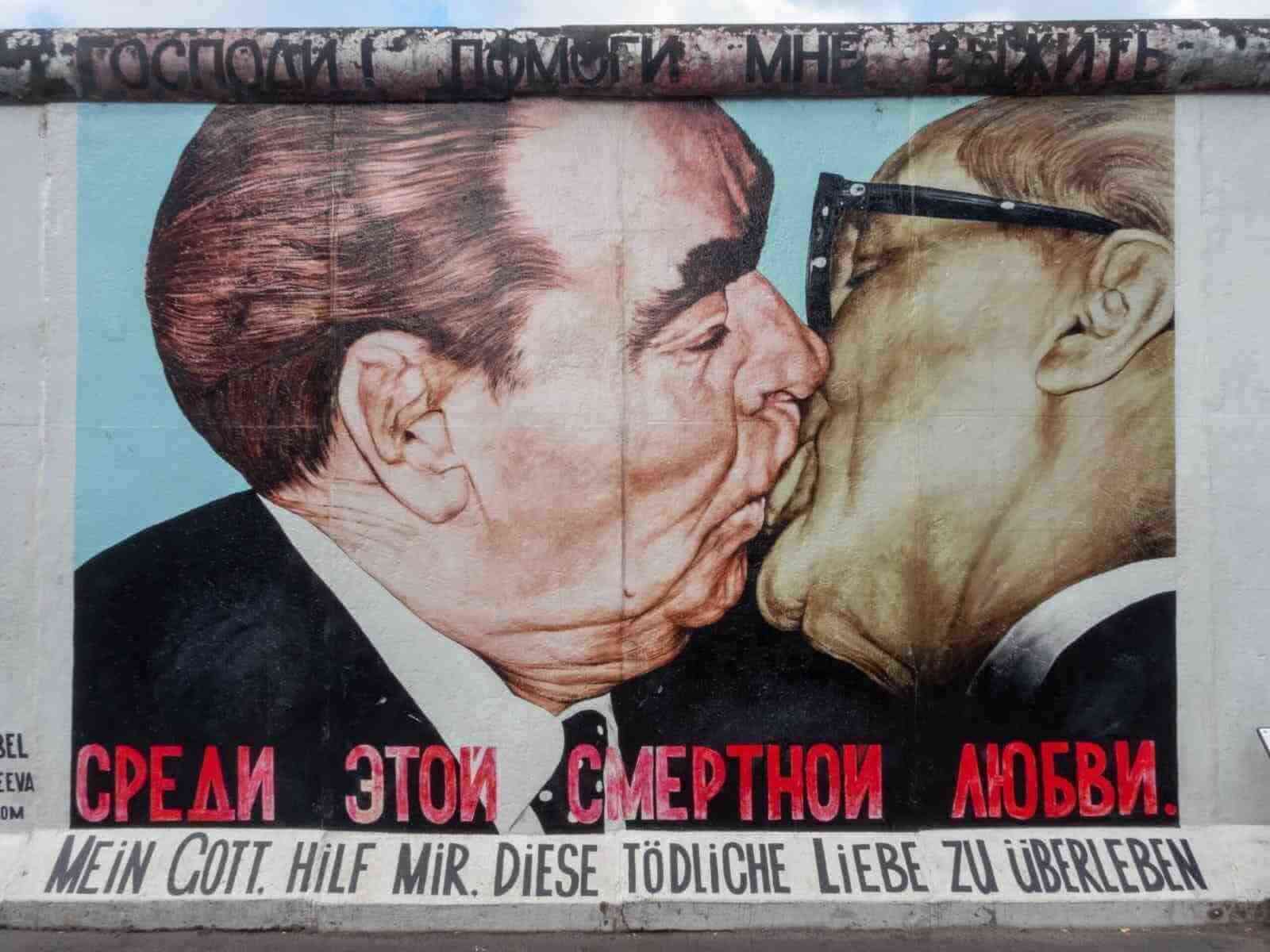 Tarihi Berlin Duvarı'nın bir bölümü.