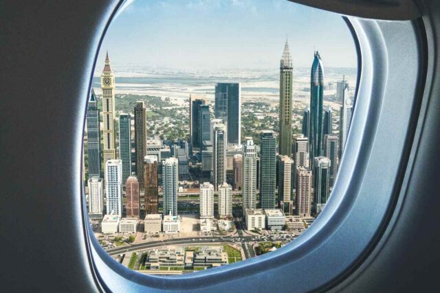 Dubai'nin uçak penceresinden görünümü