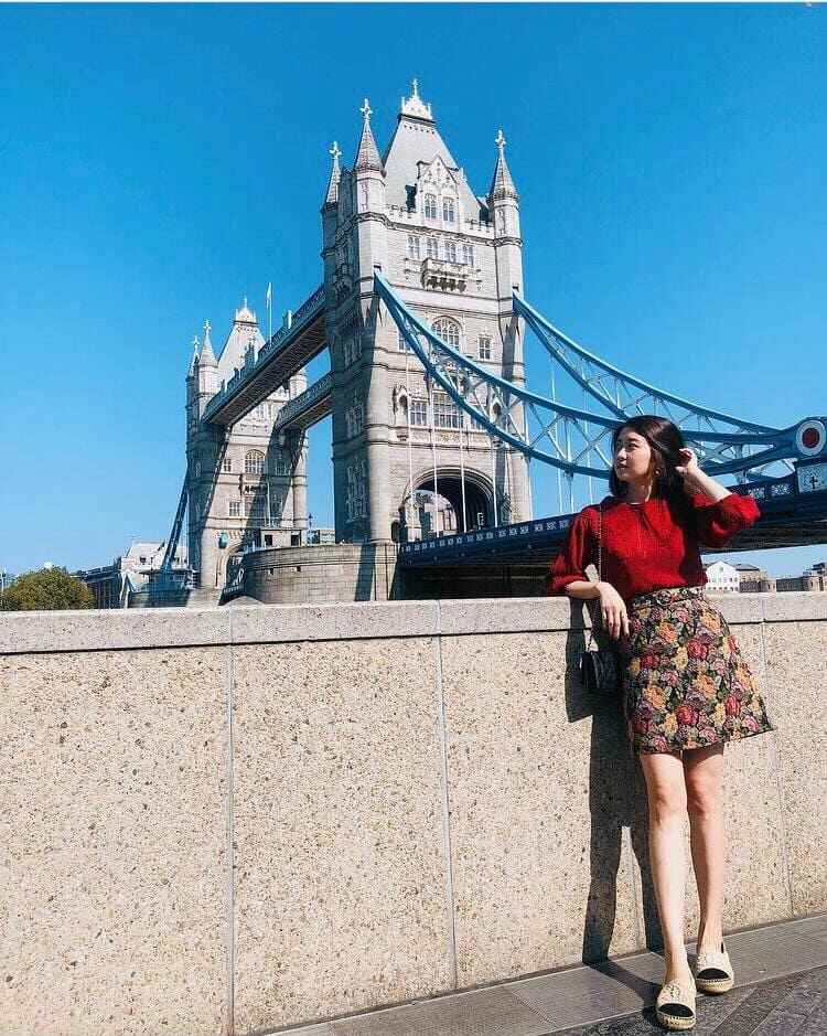 İngiltere'de dil eğitimi alan öğrencimiz