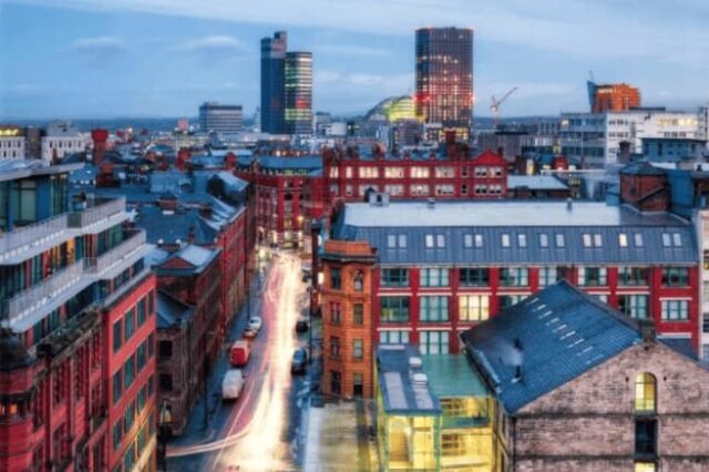 Manchester'da bir şehir manzarası.