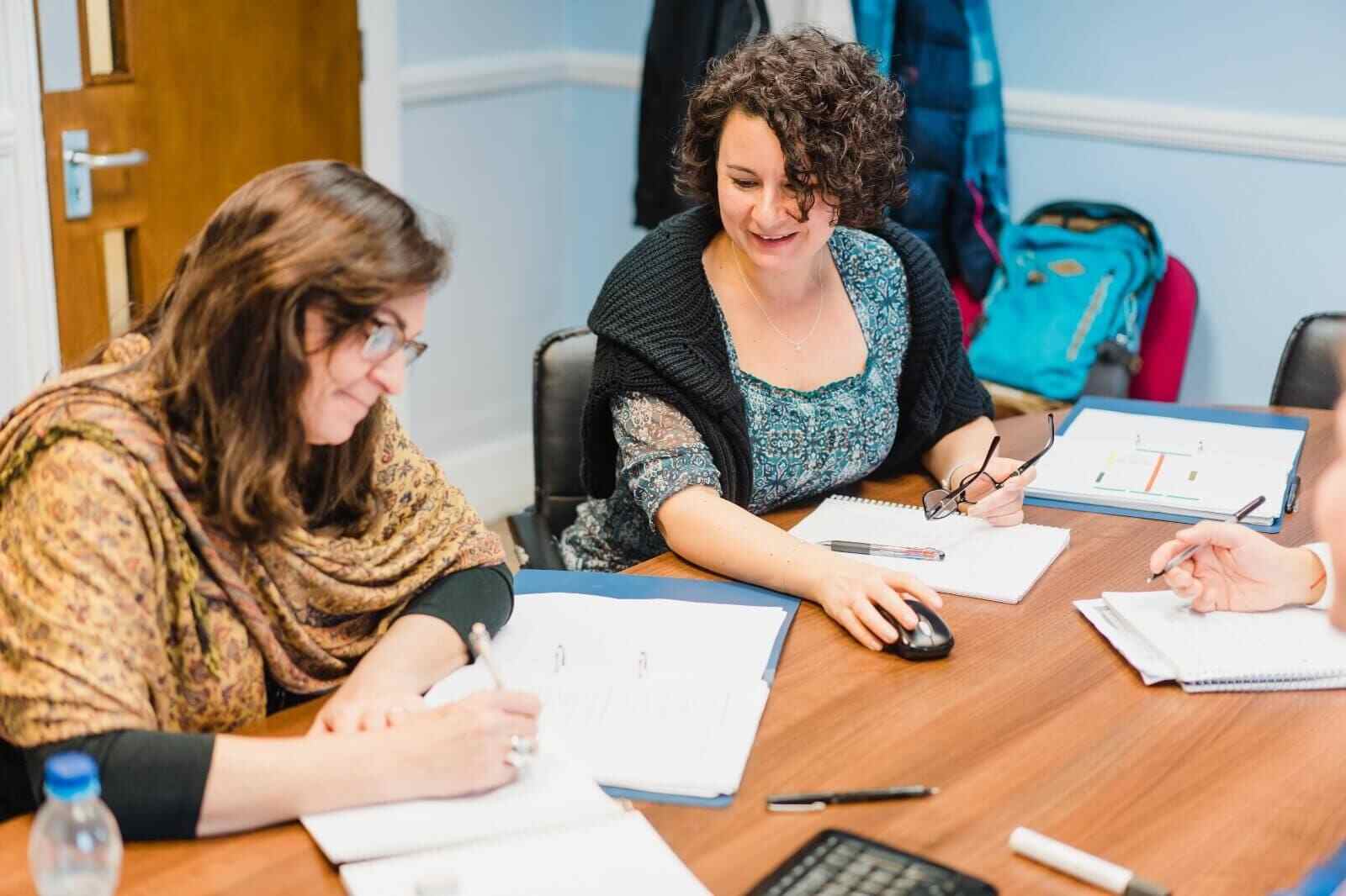 st giles İngiltere dil okulu öğrencileri