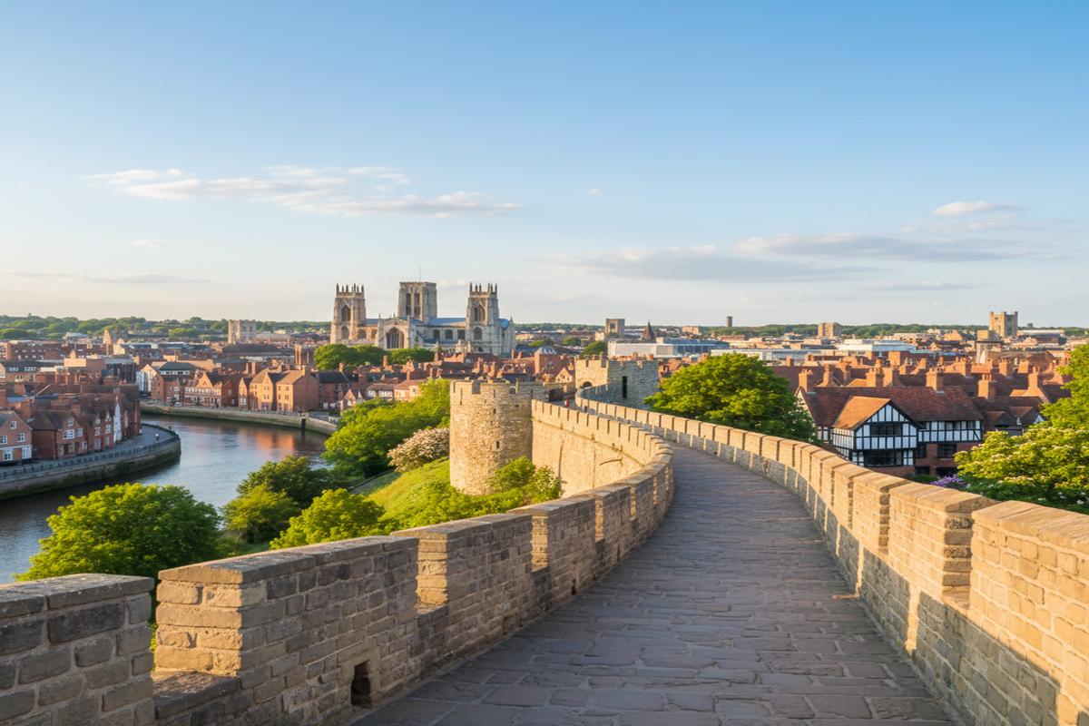 York Şehir Surları: Romantik Rota, Zaman ve İpuçları