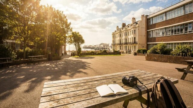 Brighton Üniversitesi: Bölümler, Kabul ve Burs Rehberi