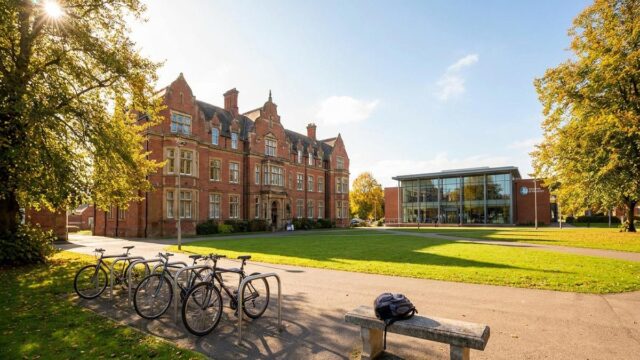 Worcester Üniversitesi: Bölümler, Burslar ve Başvuru Rehberi