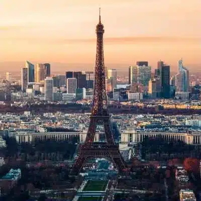 Paris Eyfel Kulesi, Fransızca yaz kampı
