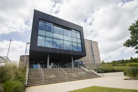 ARU Chelmsford School of Medicine binası