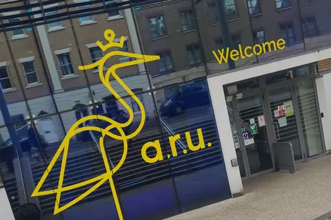 ARU Cambridge kampüsü girişi