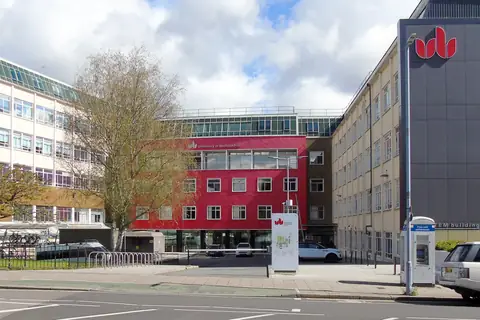 Bedfordshire Üniversitesi kampüs binaları