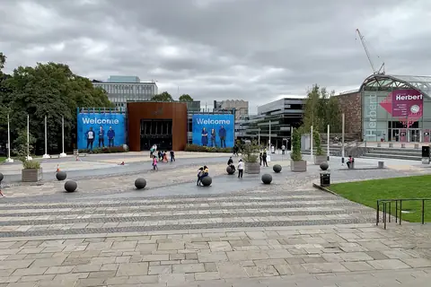 Coventry Üniversitesi University Square