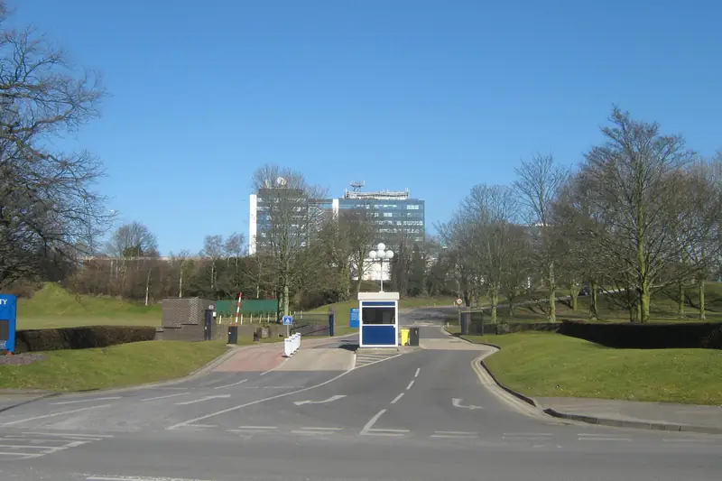 Derby Üniversitesi Kedleston Road girişi