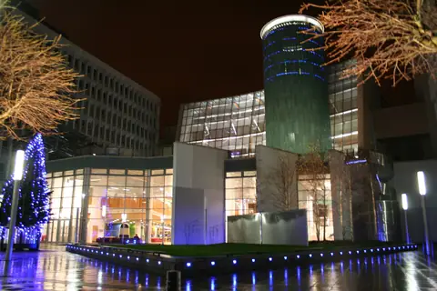 Glasgow Caledonian Üniversitesi Saltire Centre geceleyin