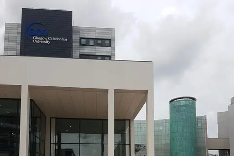 Glasgow Caledonian Üniversitesi kampüs girişi