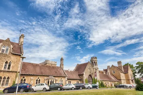 Francis Close Hall ana giriş
