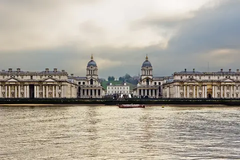 Old Royal Naval College Thames Nehri'nden görünüm