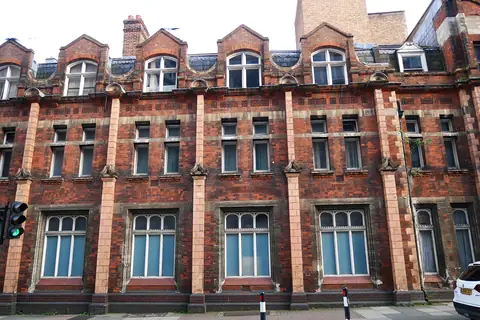Greenwich Üniversitesi Woolwich kampüsü