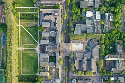 Köln Üniversitesi ve Albertus-Magnus-Platz
