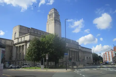 Leeds Üniversitesi Parkinson Building ve saat kulesi