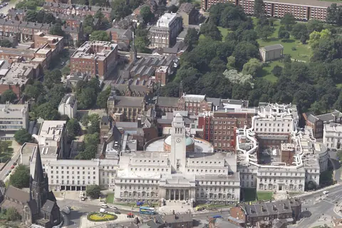 Leeds Üniversitesi kampüsü havadan görünüm
