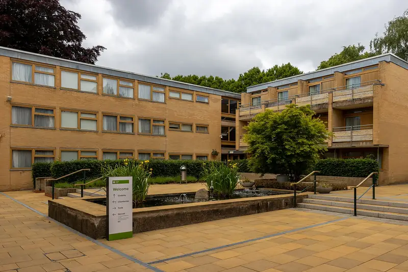 College Court, Leicester Üniversitesi