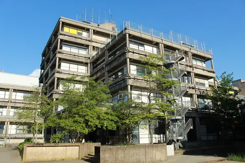 Marburg Lahnberge kampüsü çok amaçlı bina