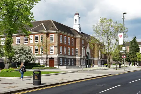 Middlesex Üniversitesi The Burroughs binası