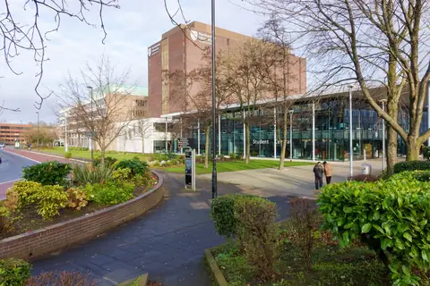 Northumbria Üniversitesi City Campus yürüyüş yolu