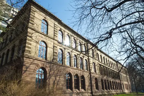 Stuttgart Üniversitesi Keplerstraße binası