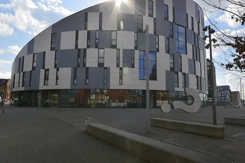 Suffolk Üniversitesi Ipswich Waterfront kampüsü