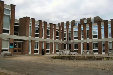 Sussex Üniversitesi Arts A binası