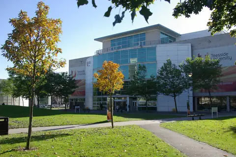 Teesside Üniversitesi kampüs yeşil alanı