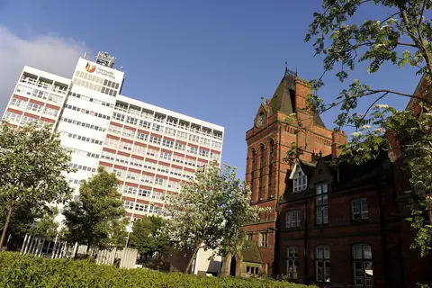 Teesside Üniversitesi Waterhouse binası ve kampüs
