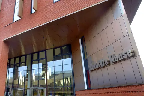 University College Birmingham McIntyre House girişi
