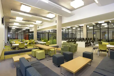 University College Birmingham McIntyre House ThinkSpace çalışma alanı