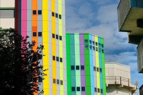 Duisburg-Essen Essen kampüsü renkli kuleler