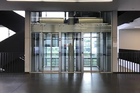 Wuppertal Üniversitesi V-W binası